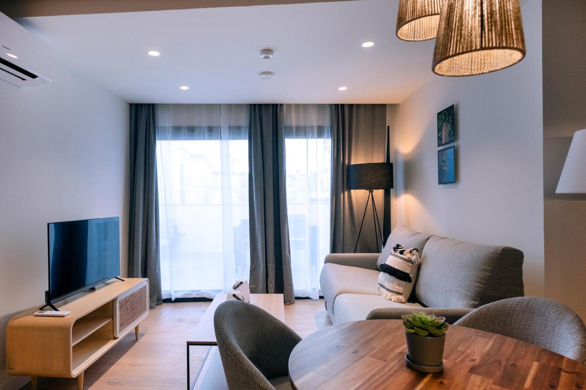 Villar Suites By Cadiz4Rentals Room photo