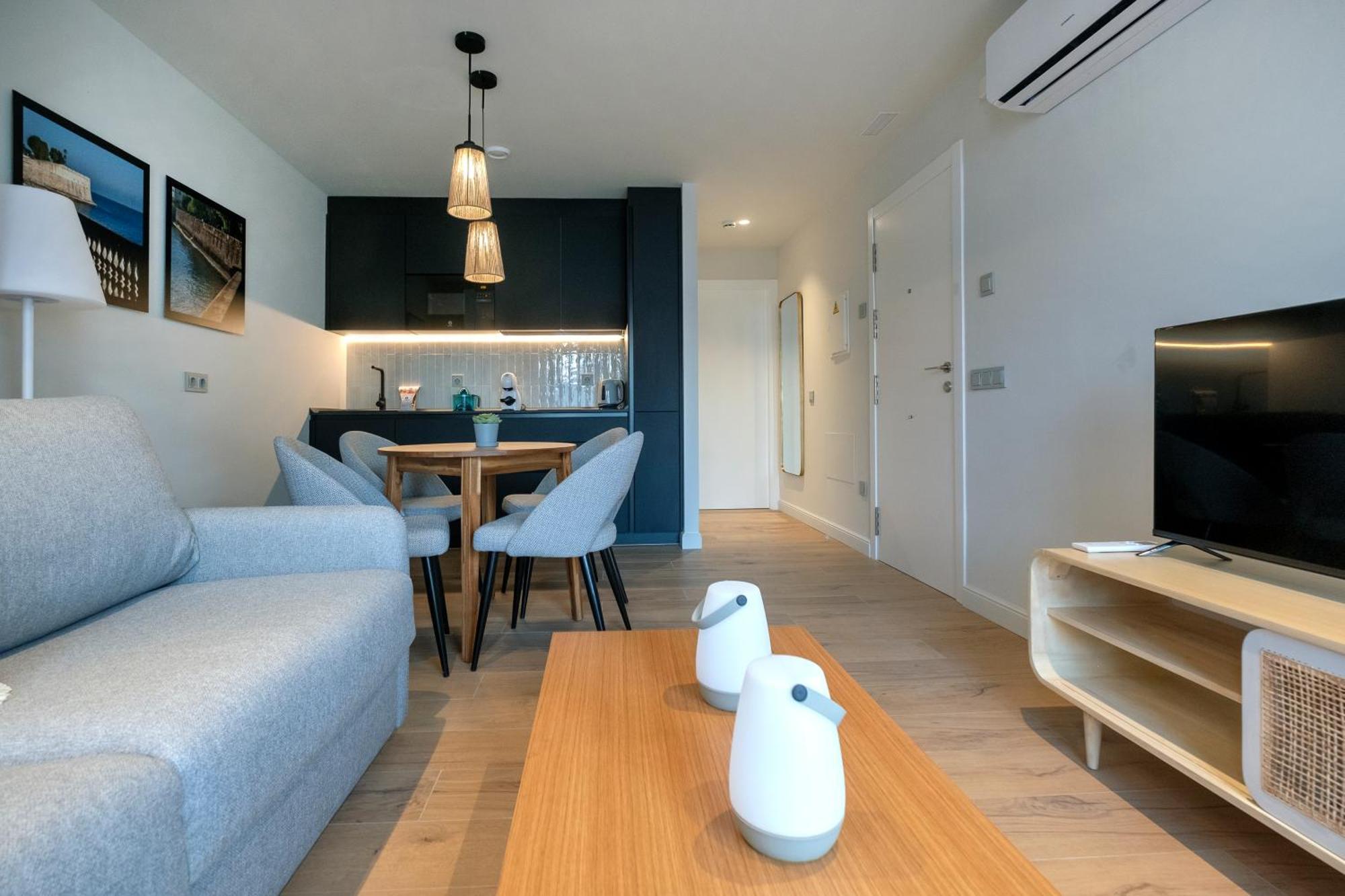 Villar Suites By Cadiz4Rentals Room photo