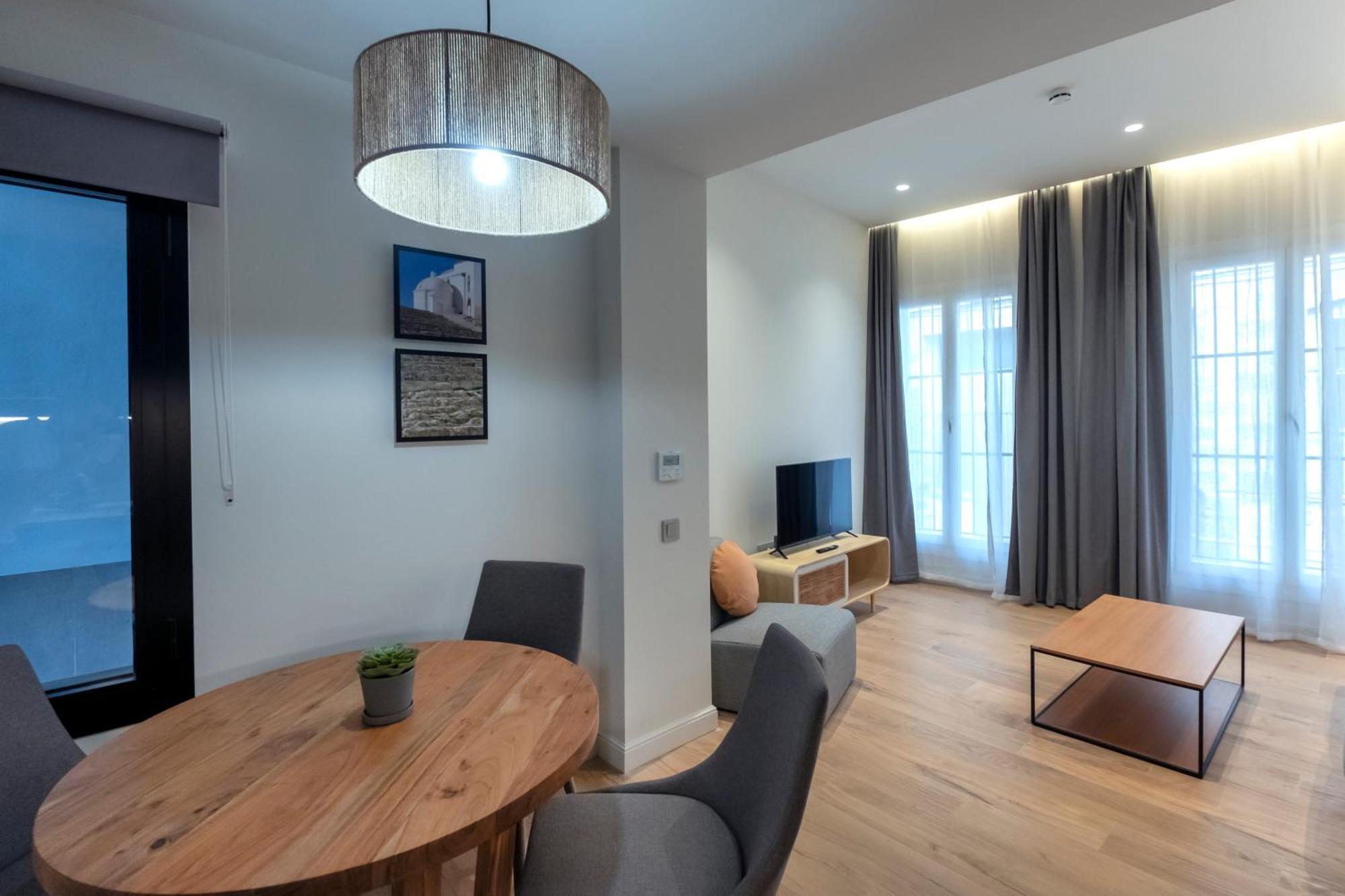Villar Suites By Cadiz4Rentals Room photo